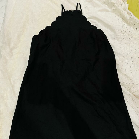 Black halter neck dress - Picture 8 of 10